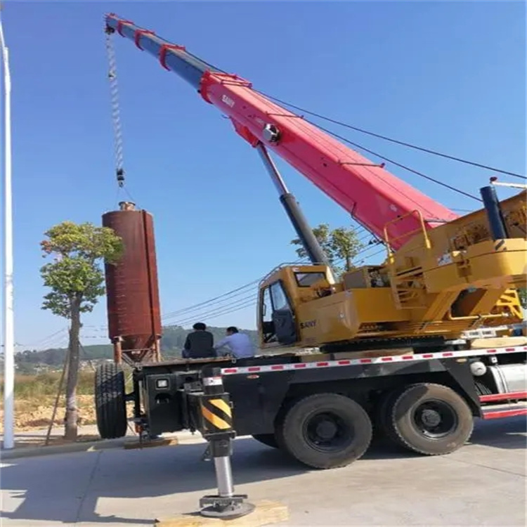 四川专业吊车租赁多少钱