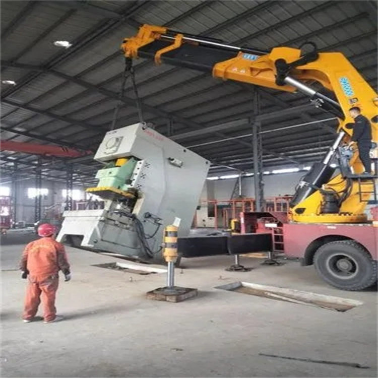 四川80吨折臂吊车出租附近电话