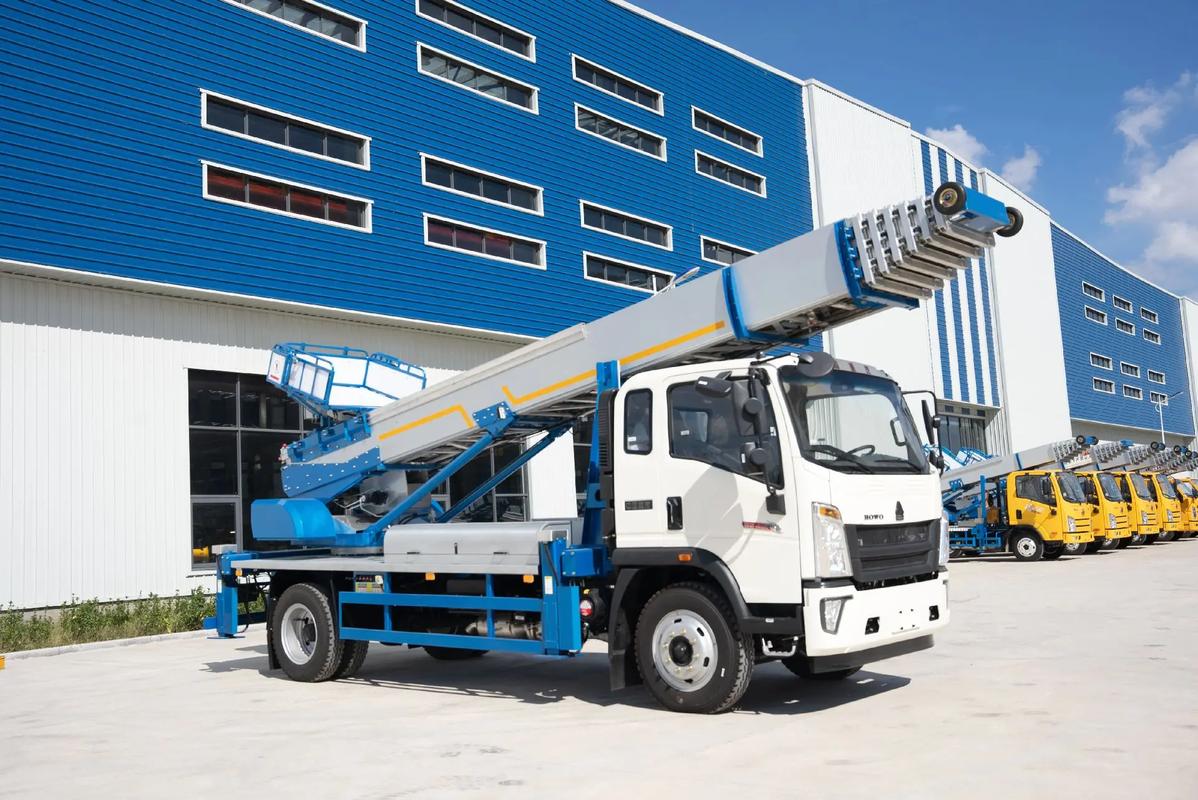 四川出租云梯车高空作业车 建筑垃圾搬运