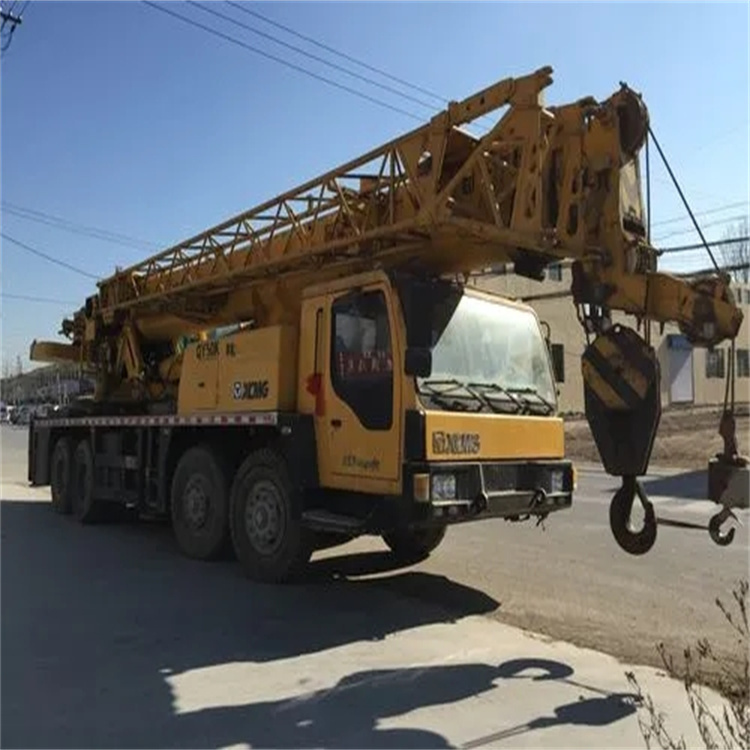 四川哪里有专业吊车出租